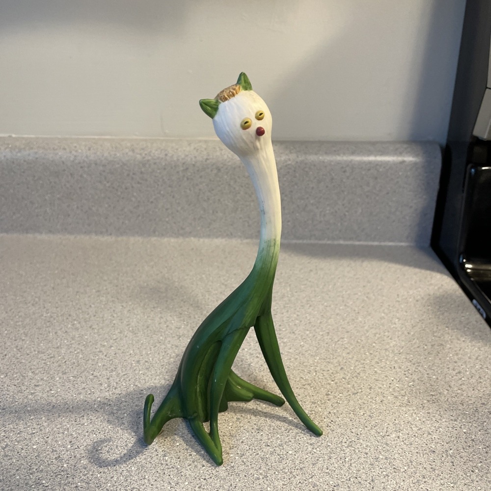 Enesco Home Grown 2006 Green Scallion Cat anthropomorphic Figurine. #4007869